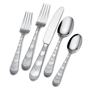 Ensemble de couverts élégants en acier inoxydable avec poignée à motif festonné, résistant à la rouille, pour la table de mariage et les dîners - Product Image 6