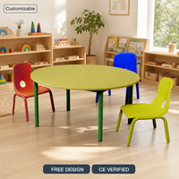 Ensemble table et chaises pour salle de classe préscolaire avec sièges en plastique PE écologique pour la fourniture de projets institutionnels en crèches