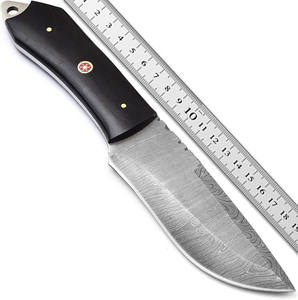 Couteau de chasse et de survie EDC à lame fixe en acier Damas fait main, qualité industrielle, avec manche en corne noire, personnalisable OEM - Product Image 6