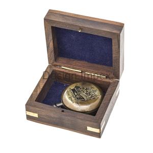 Brújula de latón, caja de madera respetuosa con el medio ambiente, empaquetada, brújula personalizada, regalo coleccionable, brújula de estilo Vintage, artículos decorativos - Product Image 1