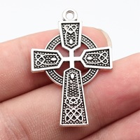 Colgante de nudo celta con cruz de 40x27mm, de aleación de zinc plateado envejecido, con anillo, para collar de rosario de fe