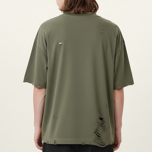 เสื้อยืดผู้ชายทรงปกติ สีเขียวมะกอก แขนสั้น คอกลม สไตล์สตรีท ผ้าคอตตอนเจอร์ซีย์แบบซัก สีพื้น ดีไซน์ขาดๆ ระบายอากาศได้ดี - Product Image 4