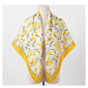 Pañuelo de Seda Cuadrado para Mujer con Estampado de Limones, Elegante Accesorio Multifuncional de Verano - Product Image 2