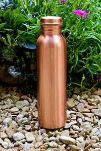 Botella de Cobre de Alta Calidad para Almacenamiento de Agua, Uso en la Cocina, Oficina y Rutina de Bienestar, Disponible a Buen Precio - Product Image 2