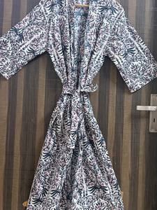 Bata Kimono Floral de Algodón para Mujer, Ligera y Suave, Hecha a Mano con Estampado Digital, Cuello en V, Cierre con Cordón, Transpirable - Product Image 5