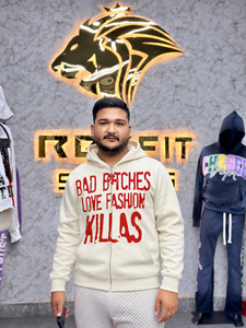 Sweat à capuche zippé crème pour homme, coupe oversize, style streetwear, en coton French Terry, avec impression sérigraphiée de lettres sur le devant, idéal pour l'automne - Product Image 1