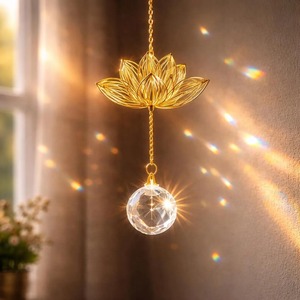 Atrapasueños de metal dorado y cristal con forma de loto, decoración colgante para ventana, balcón, jardín, arte espiritual de reflexión de luz. - Product Image 4