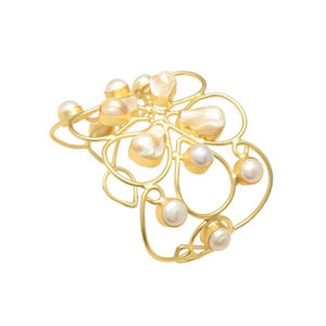 กำไลข้อมือทองเหลืองชุบทอง 22 กะรัต ดีไซน์วินเทจสวยงาม ประดับมุกน้ำจืดทรงไม่สมมาตร ทำด้วยมือ ร้อยด้วยลวดทองเหลือง ปรับขนาดได้ - Product Image 2