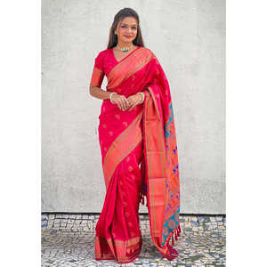 Pink Zari Woven Nath Yeola Paithani Silk Saree for <b>Club</b> <b>Dress</b>-Up - Product Image 4