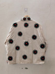 Chaqueta de Terciopelo Bordada para Mujer |   Chaqueta Floral Artesanal India |   Chaqueta de Terciopelo Hecha a Mano de Primera Calidad - Product Image 6