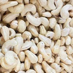 Cheap Bulk Ready to Ship Raw Edible Cashew Nuts W180 Grade Low MOQ SANTIGO Company Limited Vietnam 22.68kgs/<b>bag</b> - Product Image 1