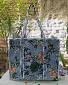 กระเป๋าผ้าแคนธาบุผ้าคอตตอนลายดอกไม้ลาย Paisley หลากสี - Product Image 3