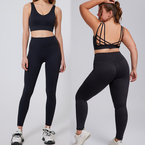 Conjunto deportivo de dos piezas para mujer, con sujetador deportivo y pantalones cortos levanta glúteos, transpirable, para yoga, entrenamiento y gimnasio. - Product Image 1