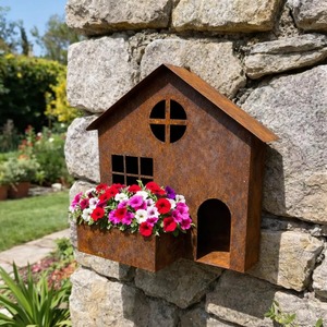 Macetero de metal galvanizado vintage para colgar en la pared, adecuado para balcones, vallas y decoración de jardines, procedente de la India. - Product Image 6