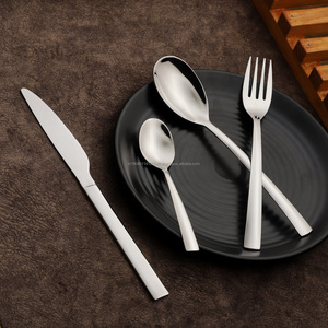 Juego de cubiertos/cubiertos de acero inoxidable liso pulido dorado Grado 202/304 Cuchara brillante Tenedor y cuchillo Cuchara para bebé-Hecho EN LA India - Product Image 3