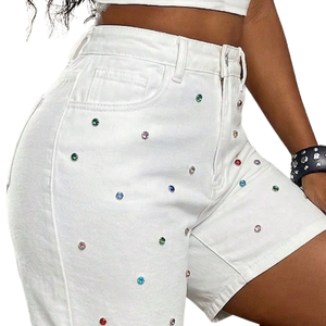 Shorts en jean décontractés pour femme, blancs, taille haute, coupe droite, avec strass, respirants, séchage rapide, 100 % coton, coupe classique, personnalisables - Product Image 3