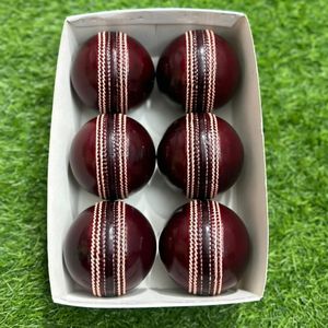 Pelota de críquet profesional PowerPlay Cricket Hardball de cuero con costura de larga duración para entrenamiento y partidos de club. - Product Image 4