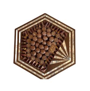 Bandeja de madera de diseño con detalles de conchas con motivos árabes, artículo de decoración premium para el hogar. - Product Image 3