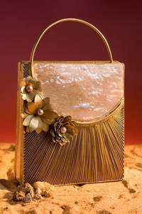 Pochette de soirée en résine de luxe pour mariages et fêtes, avec pochette tendance en résine et pierre, rose métallisé et couleur personnalisée - Product Image 2