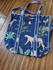 Nouveau sac fourre-tout matelassé de luxe fait main couleur unie avec fermeture éclair grande capacité durable été automne hiver plage - Product Image 1