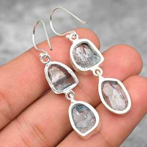 Boucles d'oreilles clous en aquamarine brute, argent sterling 925, bijoux artisanaux en pierres précieuses - Product Image 3