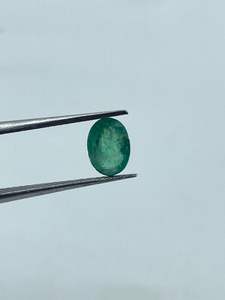 Piedra de Esmeralda Verde Natural de Zambia, Corte Ovalado, Alta Claridad, 0.78 Quilates, 5.20x7.20MM - Product Image 2