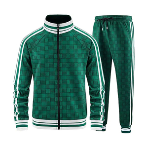 ชุดกีฬาผู้ชายแบบกำหนดเองได้ น้ำหนักเบา ผลิตจากโพลีเอสเตอร์ 100% ชุดวอร์มสำหรับออกกำลังกายและฝึกซ้อม - Product Image 5