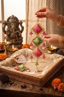 Décoration murale artisanale traditionnelle Gota Patla avec fleurs artificielles suspendues pour Diwali, mariages, fêtes et célébrations, décoration festive pour la maison