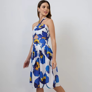 Robe midi évasée en mousseline à imprimé floral faite à la main avec col en V et ourlet à volants pour femme, idéale pour les soirées formelles - Product Image 1
