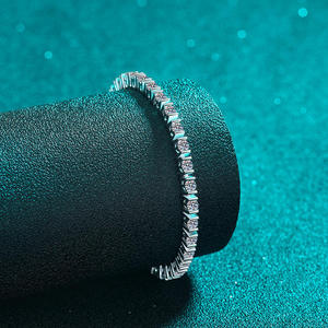 Pulsera de tenis de moissanita plateada con engaste de 4 puntas, corte redondo brillante, con certificado GRA, moderna, unisex, regalo - Product Image 2