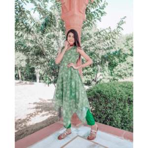 Conjunto de Kurta de Tela Chifón Verde Té, Corte Recto, Talla XS - Product Image 3