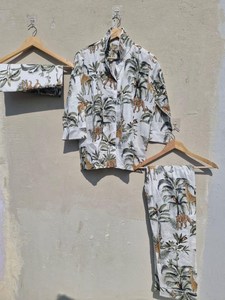 ชุดนอนผ้าฝ้ายลายเสือพิมพ์ลายอินเดียทำมือ - Product Image 1