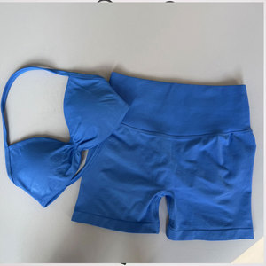 Ensemble de sport 2 pièces pour femme, style vintage, soutien-gorge de sport, sous-vêtements de yoga, leggings courts, séchage rapide, vêtements de sport pour le vélo et la course à pied - Product Image 3