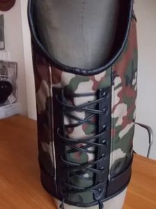 Chaleco de Cuero Negro para Hombre Hunt Club, Estilo Motero Vintage, con Hebillas Resistentes, de Cuero Vacuno, con Compartimento Oculto para Armas - Product Image 5