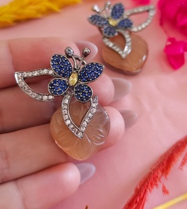 ต่างหูทรงหยดน้ำประดับมอสซาไนต์ชุบเงินคุณภาพพรีเมียมสวยหรูสำหรับผู้หญิง เหมาะสำหรับงานเลี้ยงตอนเย็น คอลเลคชั่นแฟชั่น - Product Image 4