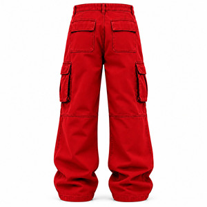 Pantalon cargo rouge à jambes larges pour homme, style streetwear, fermeture boutonnée, avec plusieurs poches - Product Image 2