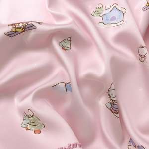 ชุดนอนผ้าซาตินพิมพ์ลายการ์ตูนสีชมพูสำหรับผู้หญิง บรรจุกล่องของขวัญ ชุดนอนผ้าไหม - Product Image 4