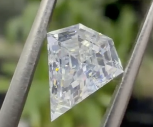 Diamante Cultivado en Laboratorio con Corte en Forma de Cometa, Color E, Corte Fantasía, Certificado por Terceros, Solitario para Fabricación de Joyas - Product Image 2