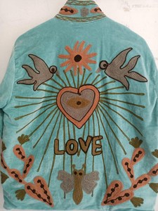 Veste pour femmes en velours turquoise brodée de motifs Suzani, offrant confort et style, manteau bohème pour femmes, cadeau idéal pour les enseignantes - Product Image 6