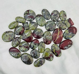 Prix de gros – Cristal naturel de jaspe dragon rouge et vert poli pour la fabrication de bijoux, personnalisable, type « sang de dragon » - Product Image 5