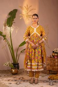 Conjunto de Kurti Anarkali Amarillo con Estampado Floral 100% Algodón para Mujer, con Ribete de Encaje, Transpirable, Vestido Tradicional Indio - Product Image 4