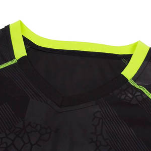 Uniformes de Fútbol Personalizados de Primera Calidad en Color Negro con Ribete Verde, Conjuntos de Uniformes para Equipos de Fútbol - Product Image 4