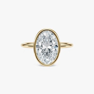 Anillo de Diamante Cultivado en Laboratorio con Corte Ovalado de 4.5 Quilates, Engaste en Bisel, Oro Amarillo de 14K, Anillo de Compromiso - Product Image 1