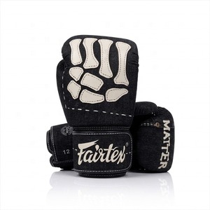 นวมชกมวย Fairtex คุณภาพพรีเมียม ระบายอากาศได้ดี ปรับขนาดได้ ไม่ลื่น จับกระชับมือ น้ำหนักเบา เหมาะสำหรับฝึกซ้อมและแข่งขัน - Product Image 1
