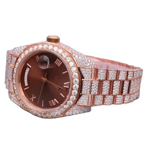Reloj Hip Hop personalizado de lujo, reloj de cuarzo de 41mm con moissanita completamente rosa para hombres, reloj de cara marrón personalizado, pedido de suministro a granel - Product Image 1