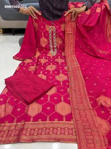 Conjunto de Kurti-Pantalón Recto y Dupatta Banarasi de la Mejor Calidad con Tejido Jacquard Zari - Hecho a Mano - Exportador de Moda Femenina - Product Image 5