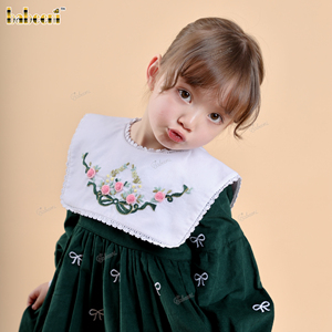DR4498 – Robe smockée brodée en velours côtelé, longueur genou, coupe trapèze, motif floral pour enfants, 100% coton, smockée à la main, écologique OD - Product Image 1