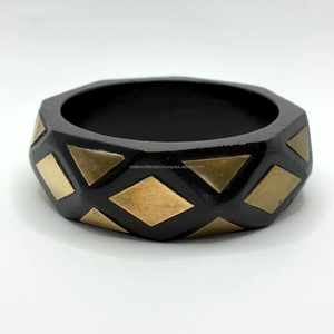 Bracelets en bois élégants pour femmes et filles avec des breloques en laiton et un revêtement spécial pour une longue durée de vie traditionnelle Indo Western Indian - Product Image 3