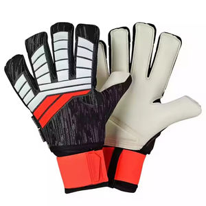 Gants de gardien de but à ajustement sécurisé avec larges sangles élastiques pour une stabilité et un soutien maximum du poignet lors des sauvetages puissants. - Product Image 3