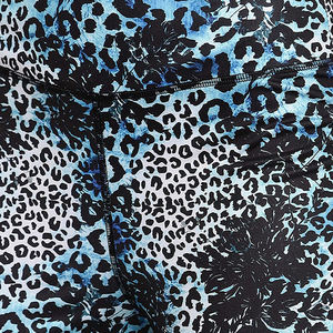 Ensemble 2 pièces de sport et yoga pour femme, de haute qualité, avec sublimation frontale, en Spandex et Polyester, confortable, comprenant un haut sans bretelles et un legging à taille élastique - Product Image 6